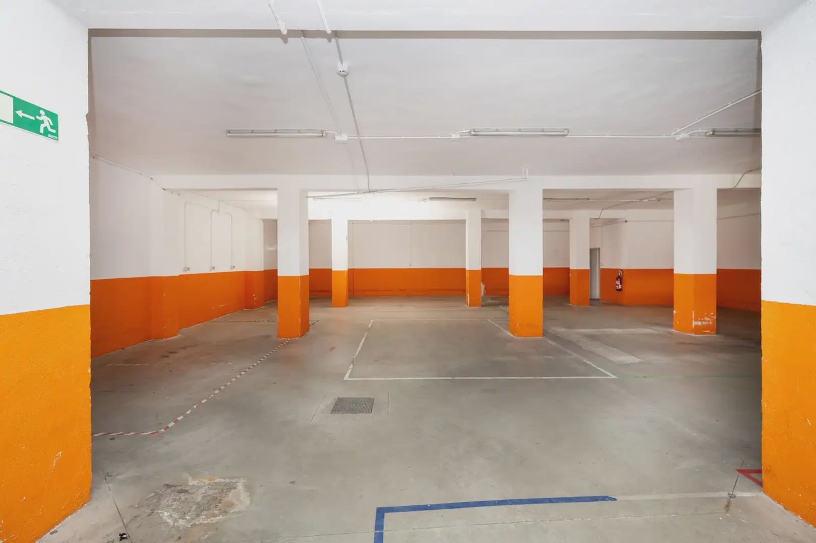 Commercial for sale in Granada city - € 250,000 (Ref: 9862080)