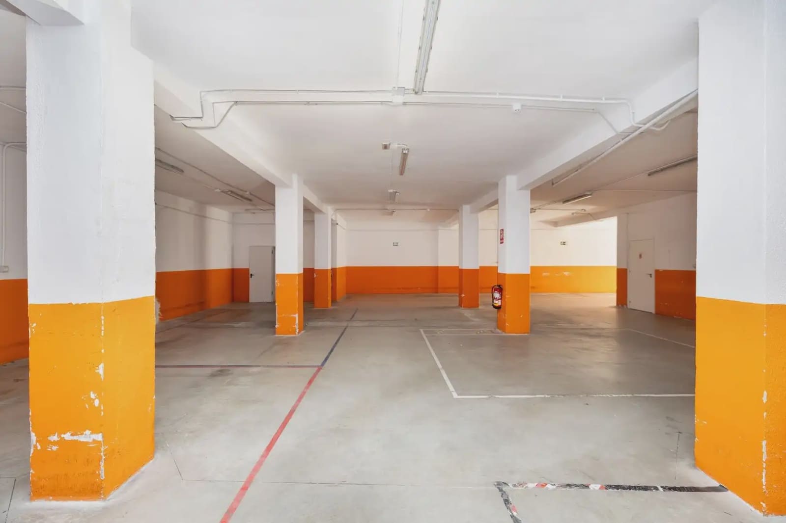 Commercial for sale in Granada city - € 250,000 (Ref: 9862080)