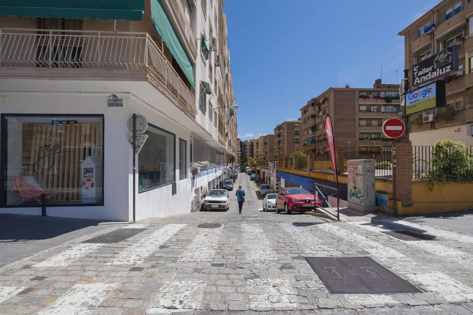 Commercial for sale in Granada city - € 250,000 (Ref: 9862080)