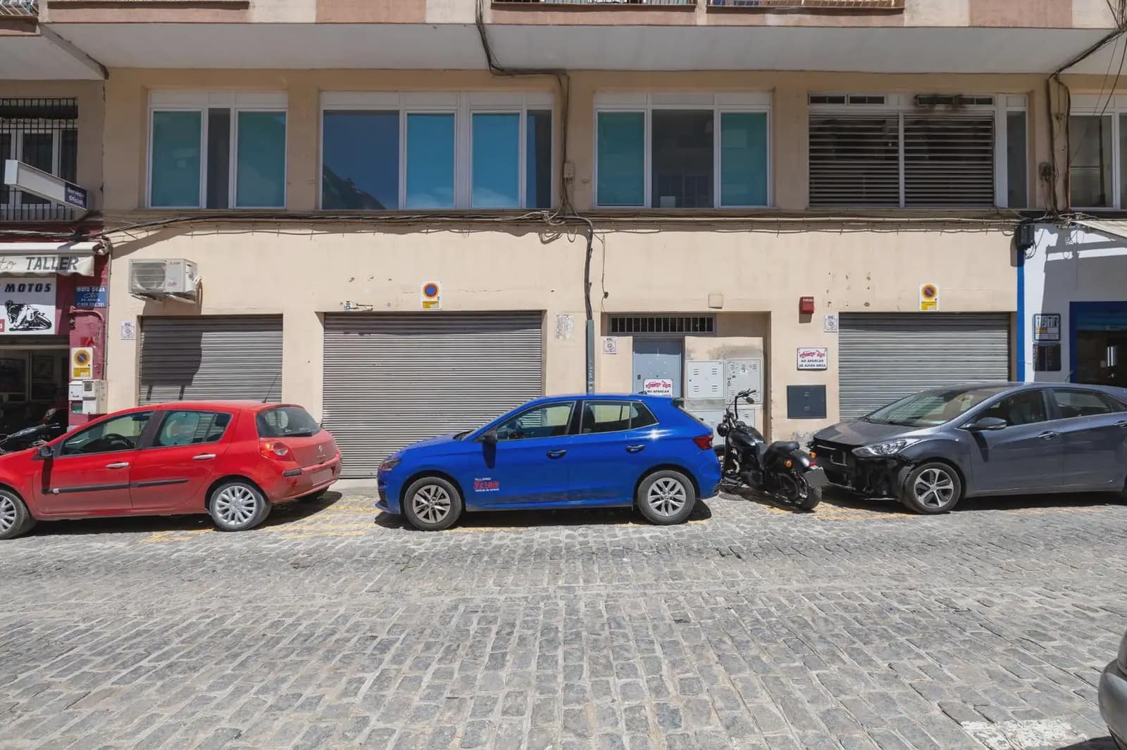 Commercial for sale in Granada city - € 250,000 (Ref: 9862080)