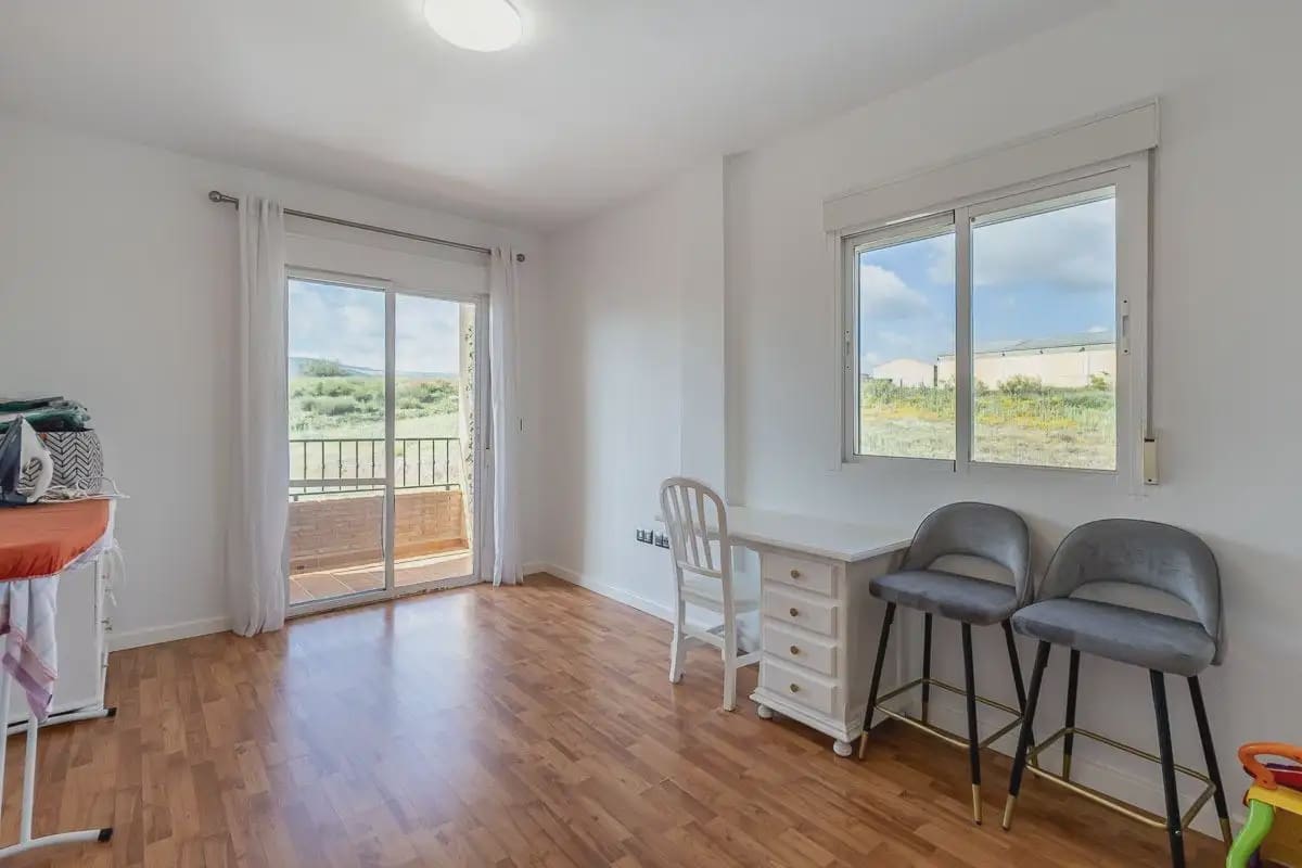 Pareado de 3 habitaciones en Ventas de Huelma en venta con piscina garaje - 170.000 € (Ref: 9862082)