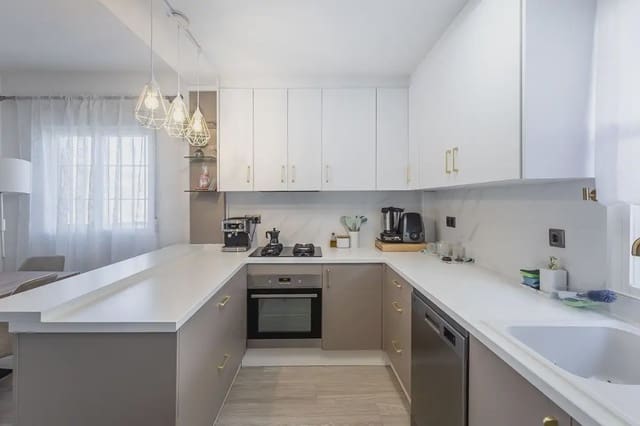 Pareado de 3 habitaciones en Ventas de Huelma en venta con piscina garaje - 170.000 € (Ref: 9862082)