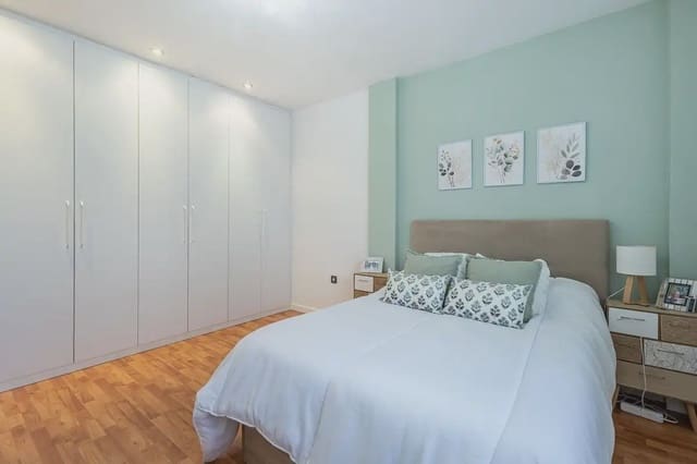 Pareado de 3 habitaciones en Ventas de Huelma en venta con piscina garaje - 170.000 € (Ref: 9862082)