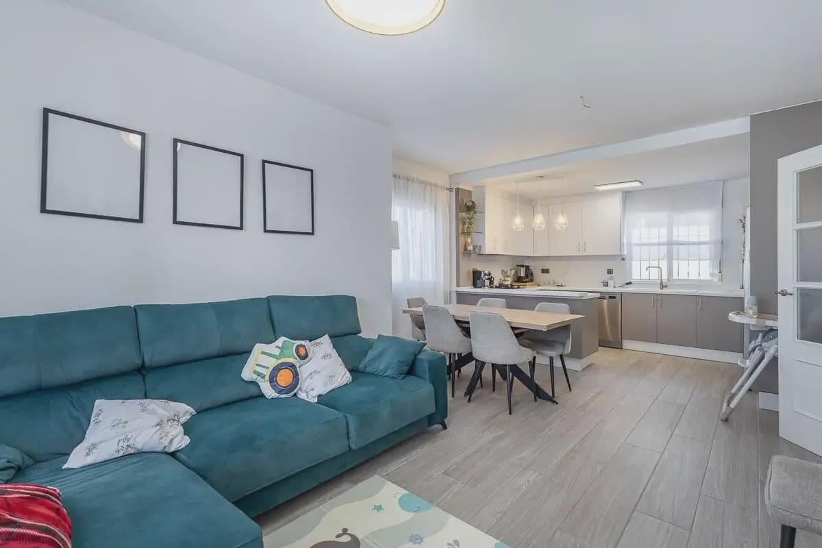 Pareado de 3 habitaciones en Ventas de Huelma en venta con piscina garaje - 170.000 € (Ref: 9862082)