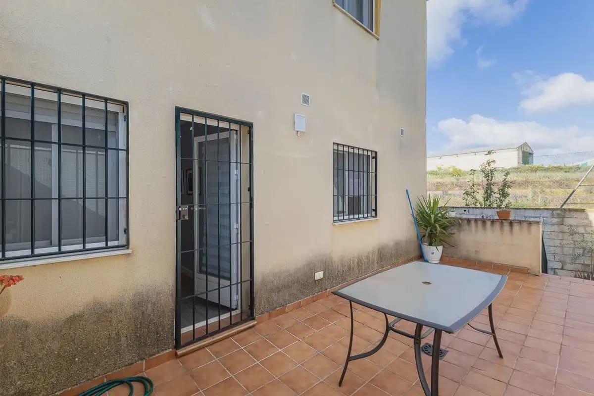 Pareado de 3 habitaciones en Ventas de Huelma en venta con piscina garaje - 170.000 € (Ref: 9862082)