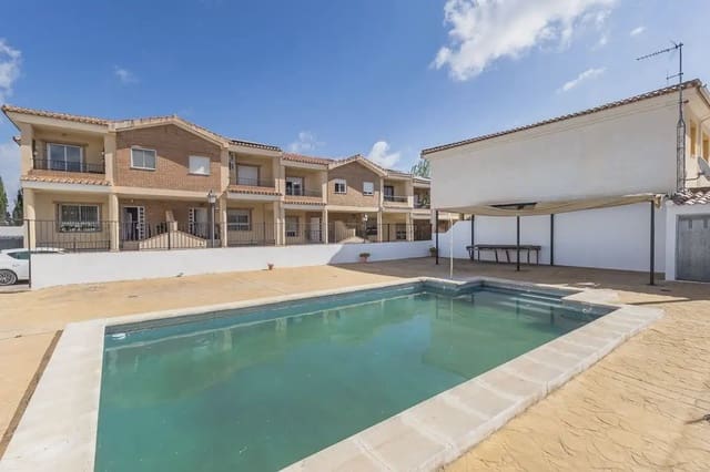 Pareado de 3 habitaciones en Ventas de Huelma en venta con piscina garaje - 170.000 € (Ref: 9862082)