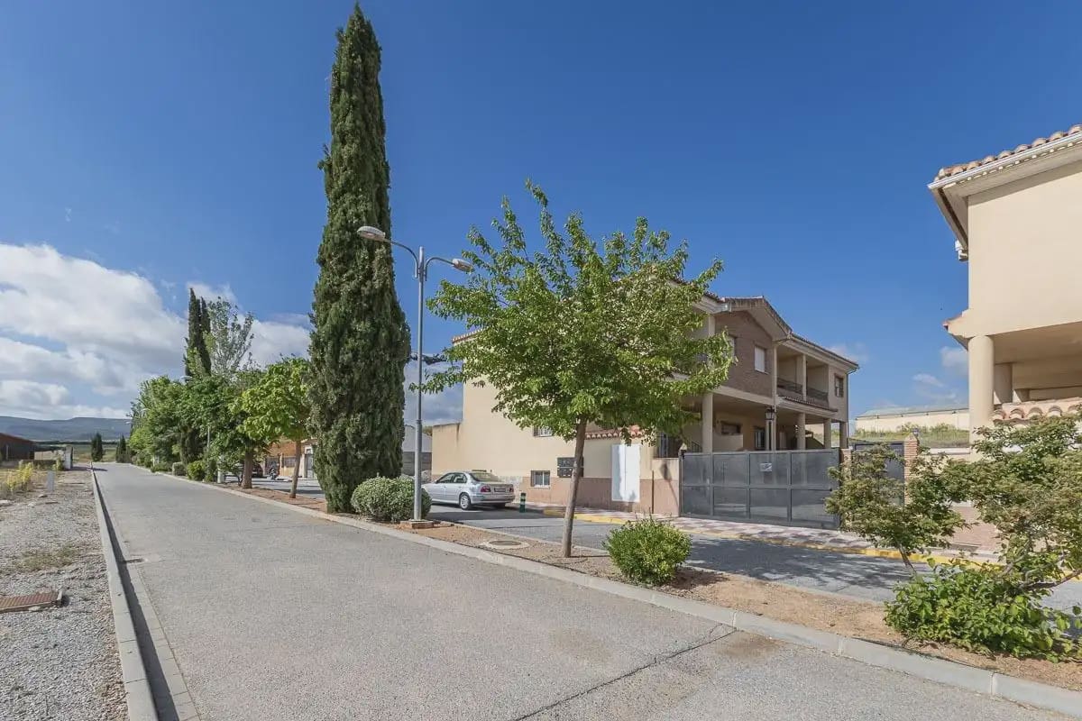 Pareado de 3 habitaciones en Ventas de Huelma en venta con piscina garaje - 170.000 € (Ref: 9862082)