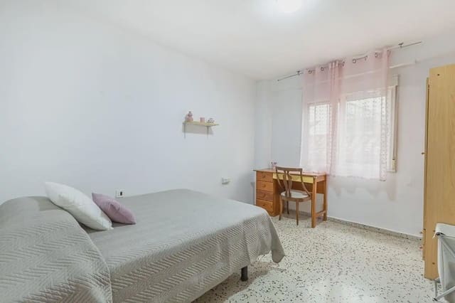 4 slaapkamer Flat te koop in Centro - Sagrario, Granada stad - € 270.000 (Ref: 9863905)