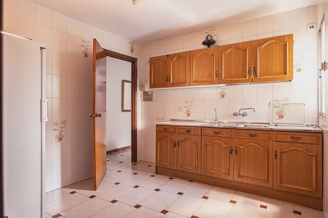 3 soveværelse Byhus til salg i Alcalá la Real med garage - € 239.000 (Ref: 9865424)