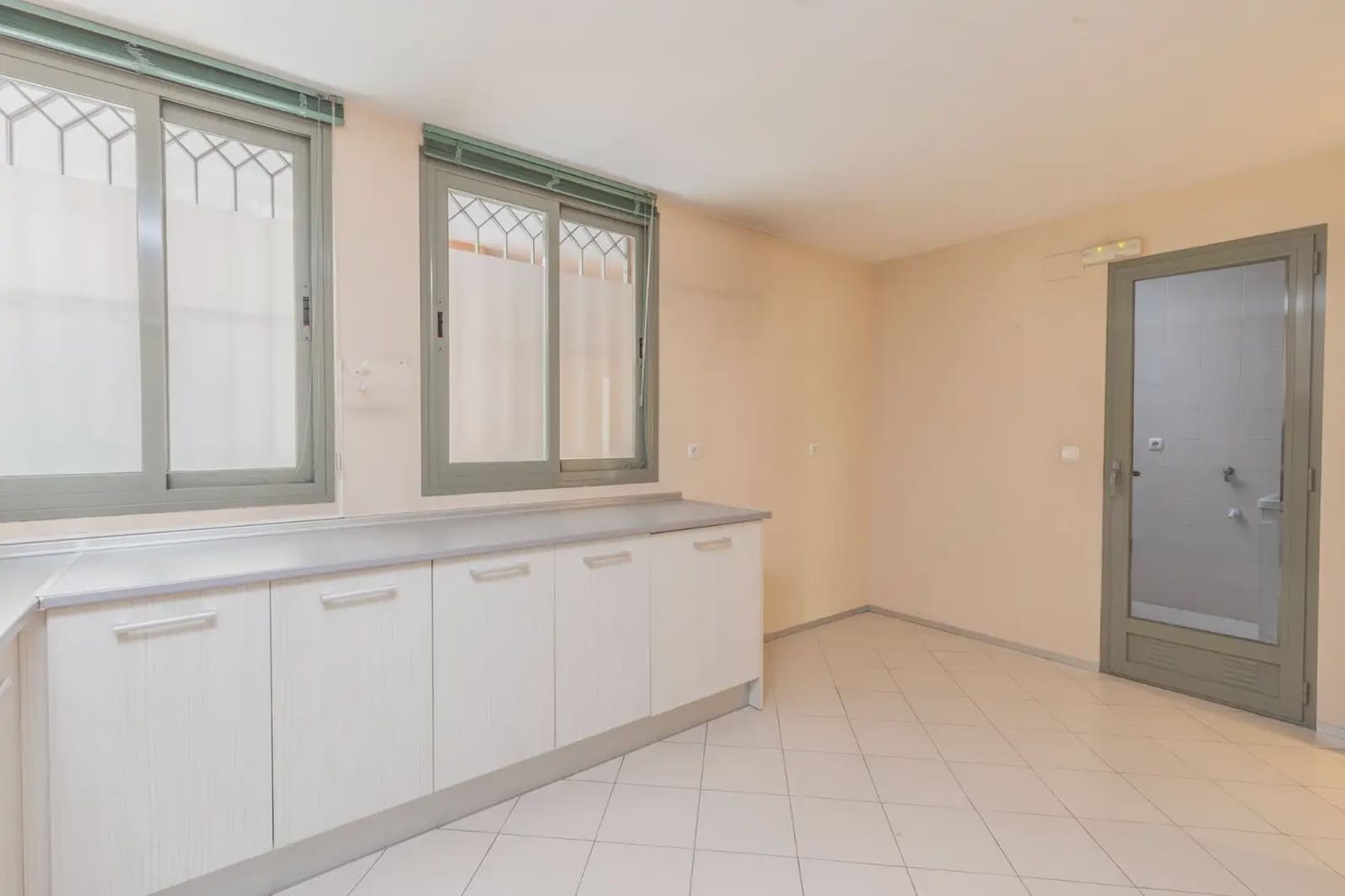 2 sypialnia Mieszkanie na sprzedaż w Miasto Grenada z garażem - 545 000 € (Ref: 9867236)