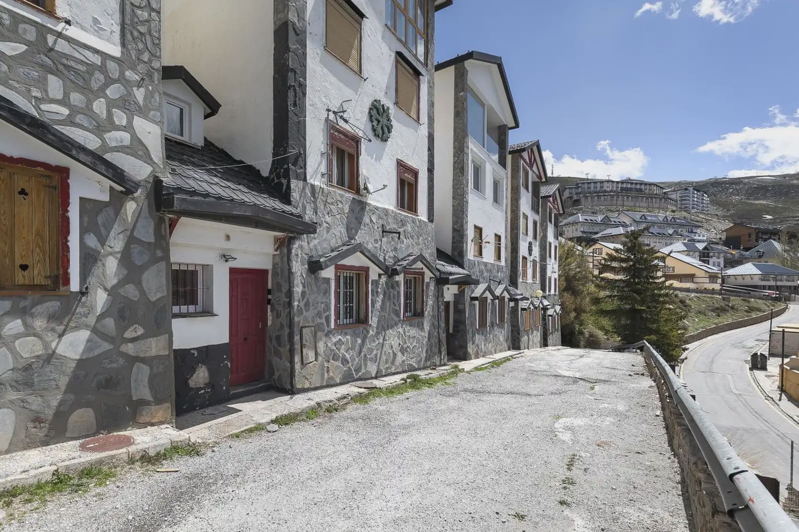 3 bedroom Apartment for sale in Sierra Nevada with garage - € 519,000 (Ref: 9867237)