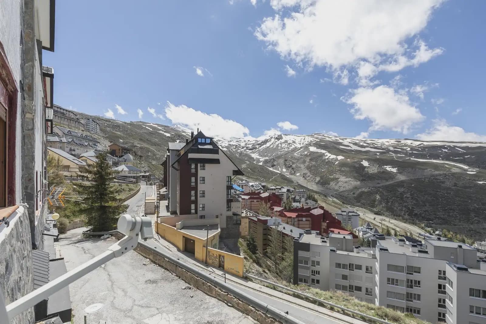 3 bedroom Apartment for sale in Sierra Nevada with garage - € 519,000 (Ref: 9867237)