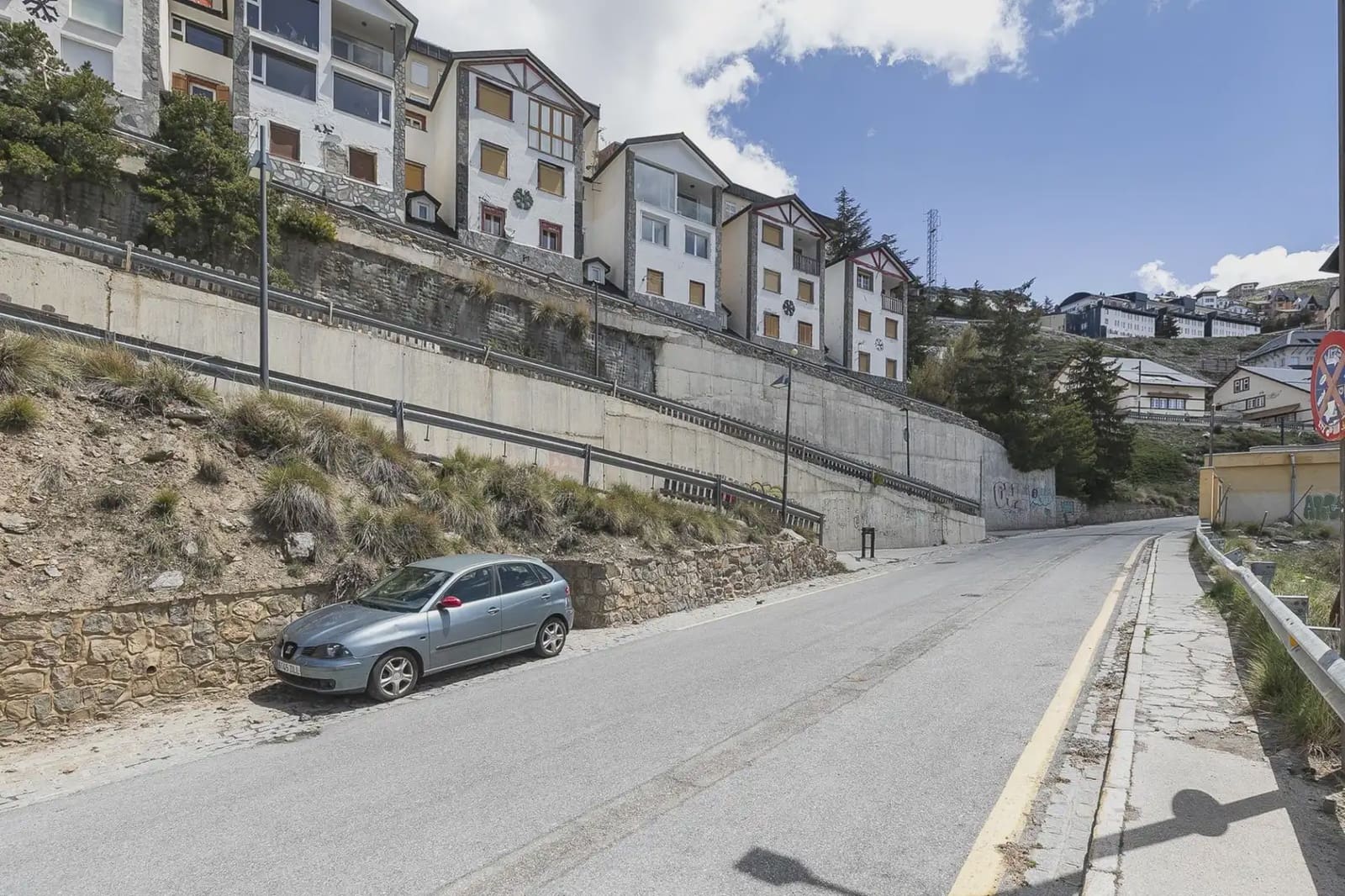 3 bedroom Apartment for sale in Sierra Nevada with garage - € 519,000 (Ref: 9867237)