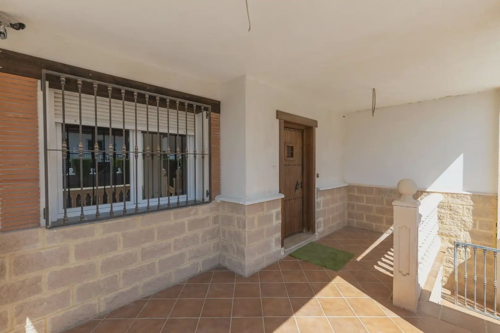 4 bedroom Villa for sale in Illora with garage - € 149,900 (Ref: 9867242)
