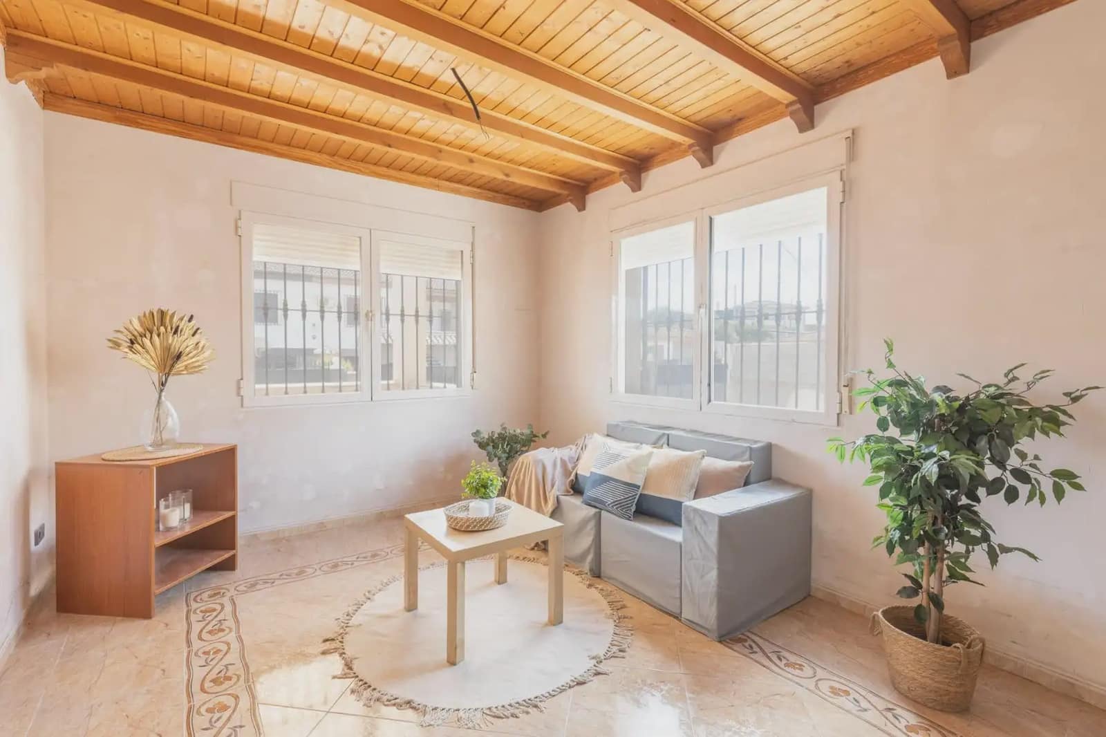 4 bedroom Villa for sale in Illora with garage - € 149,900 (Ref: 9867242)