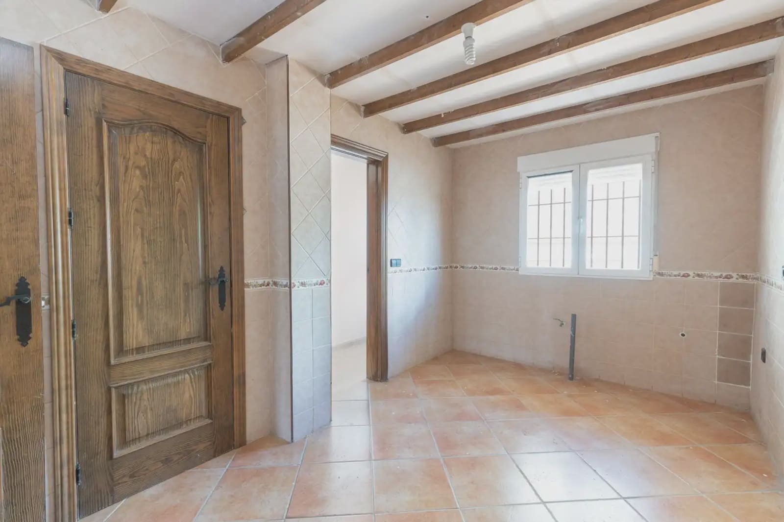 4 bedroom Villa for sale in Illora with garage - € 149,900 (Ref: 9867242)