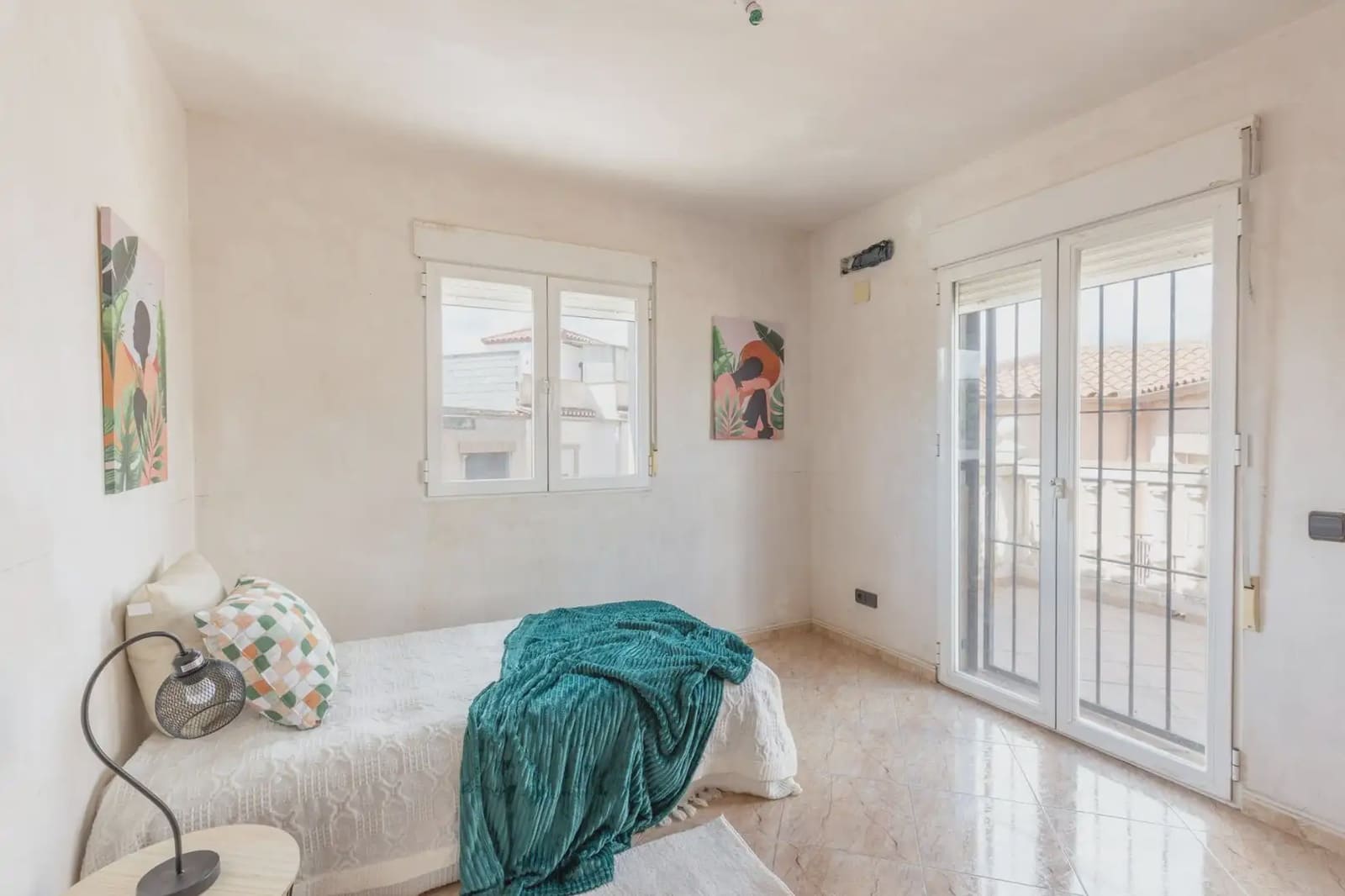 4 bedroom Villa for sale in Illora with garage - € 149,900 (Ref: 9867242)