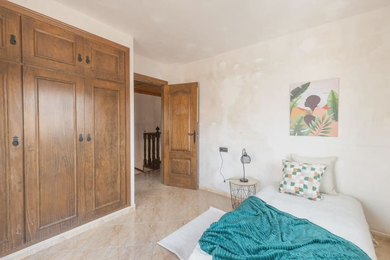 4 bedroom Villa for sale in Illora with garage - € 149,900 (Ref: 9867242)