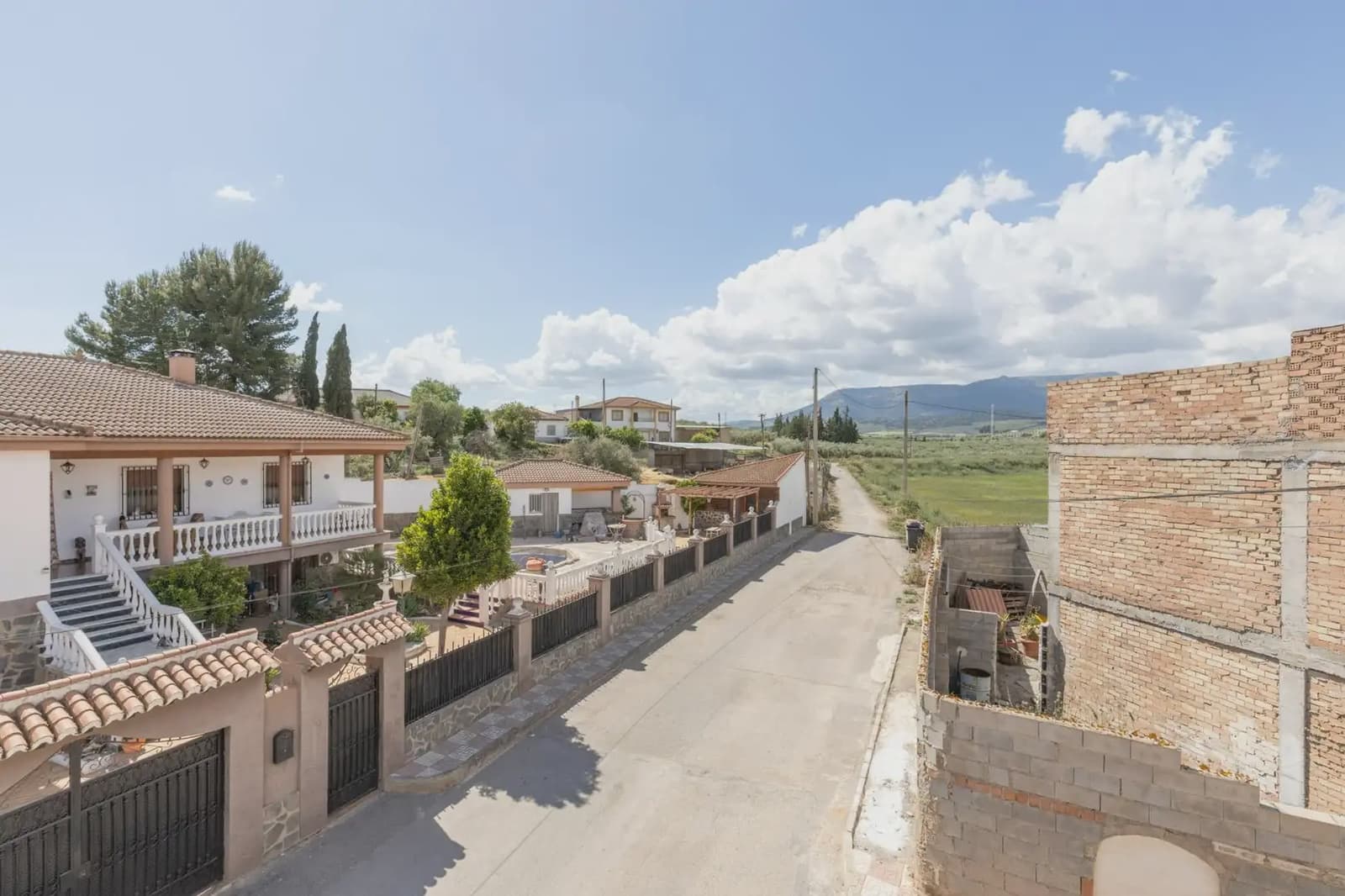 4 bedroom Villa for sale in Illora with garage - € 149,900 (Ref: 9867242)