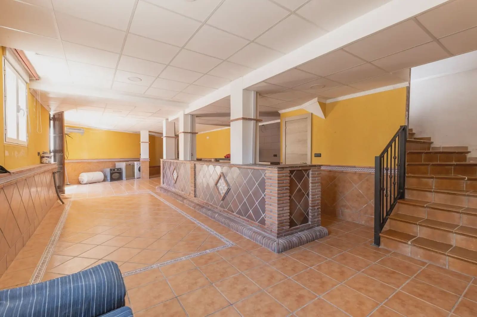 4 bedroom Villa for sale in Illora with garage - € 149,900 (Ref: 9867242)