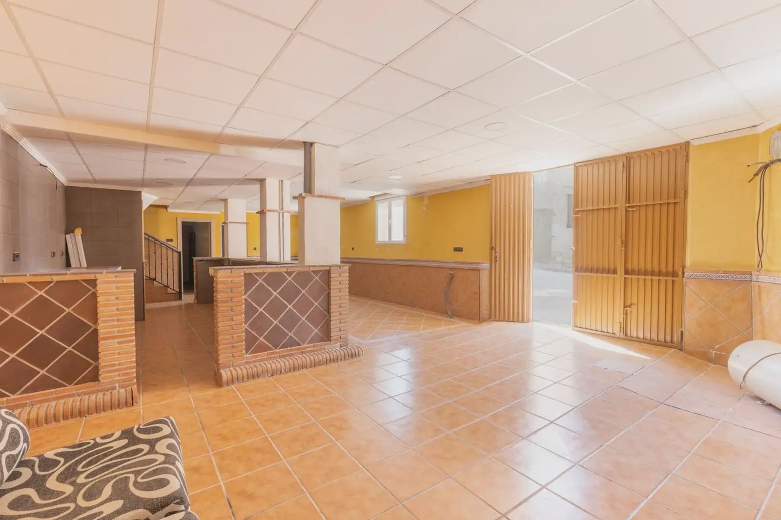 4 bedroom Villa for sale in Illora with garage - € 149,900 (Ref: 9867242)