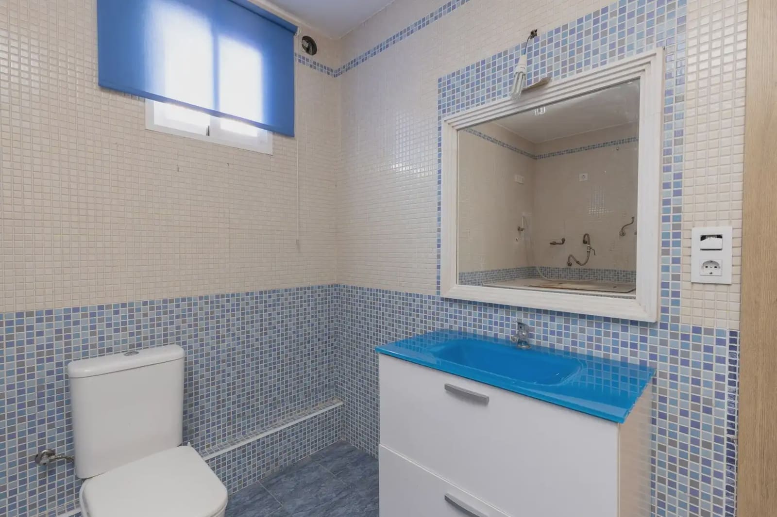 4 bedroom Villa for sale in Illora with garage - € 149,900 (Ref: 9867242)