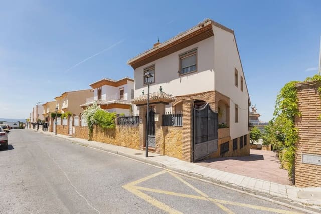 Chalet de 4 habitaciones en Monachil en venta con piscina garaje - 376.000 € (Ref: 9867243)