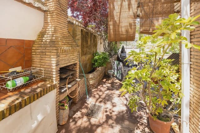 Chalet de 4 habitaciones en Monachil en venta con piscina garaje - 376.000 € (Ref: 9867243)