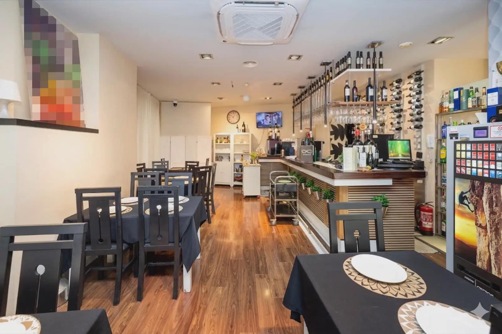 Kommersiell til salgs i Granada by - € 298 000 (Ref: 9871998)