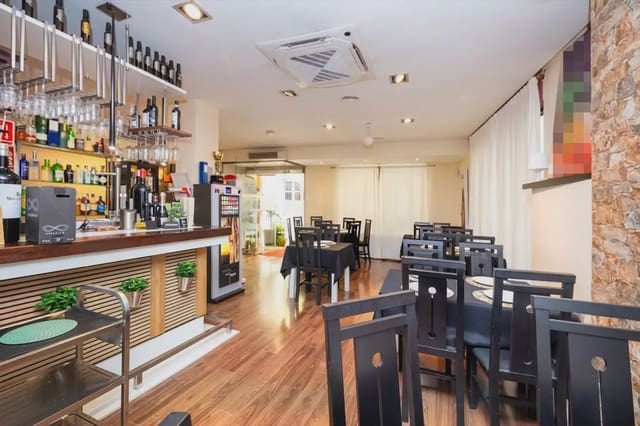 Kommersiell til salgs i Centro - Sagrario, Granada by - € 298 000 (Ref: 9871998)