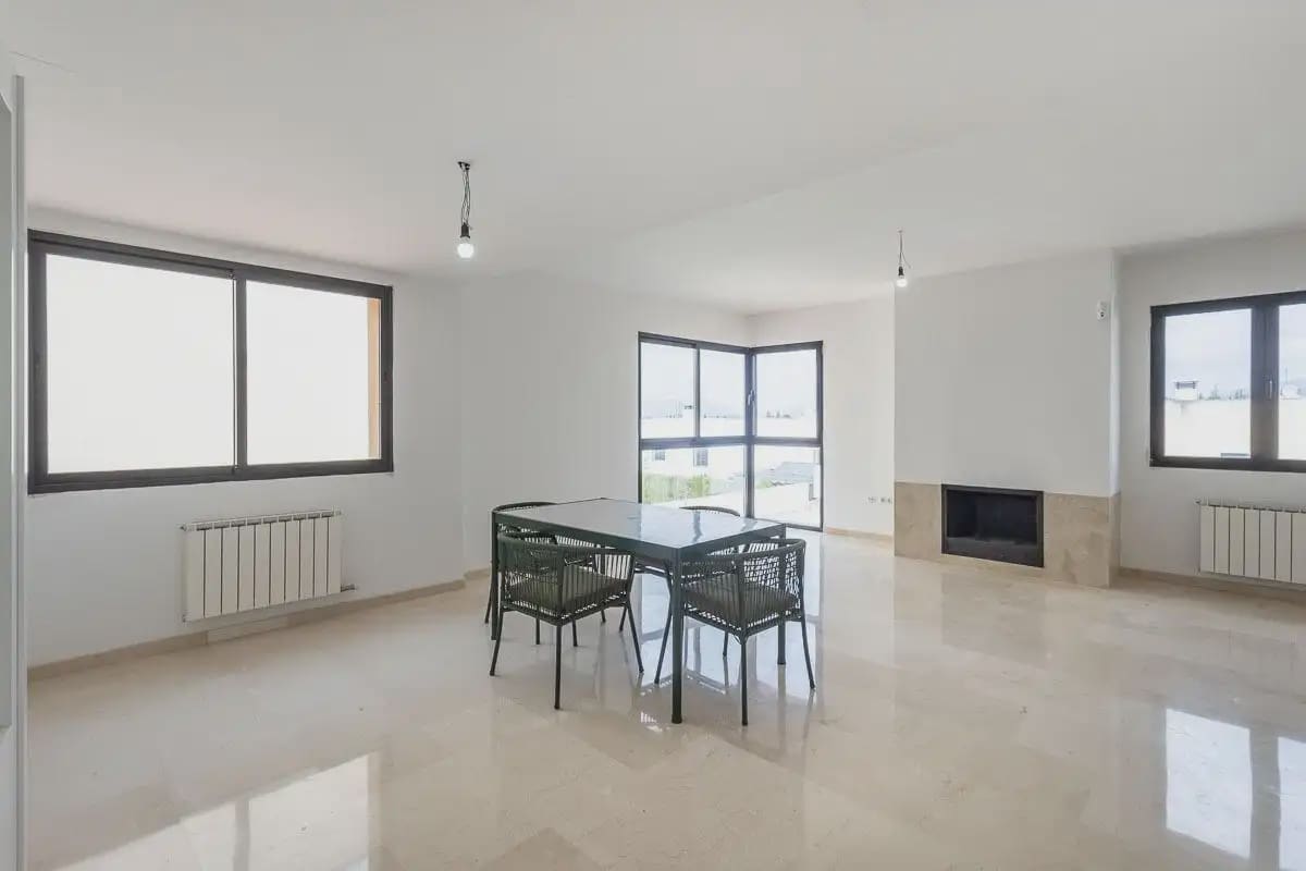 3 sovrum Radhus till salu i Albolote med pool garage - 380 000 € (Ref: 9872857)