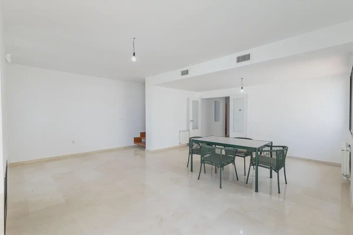 3 sovrum Radhus till salu i Albolote med pool garage - 380 000 € (Ref: 9872857)