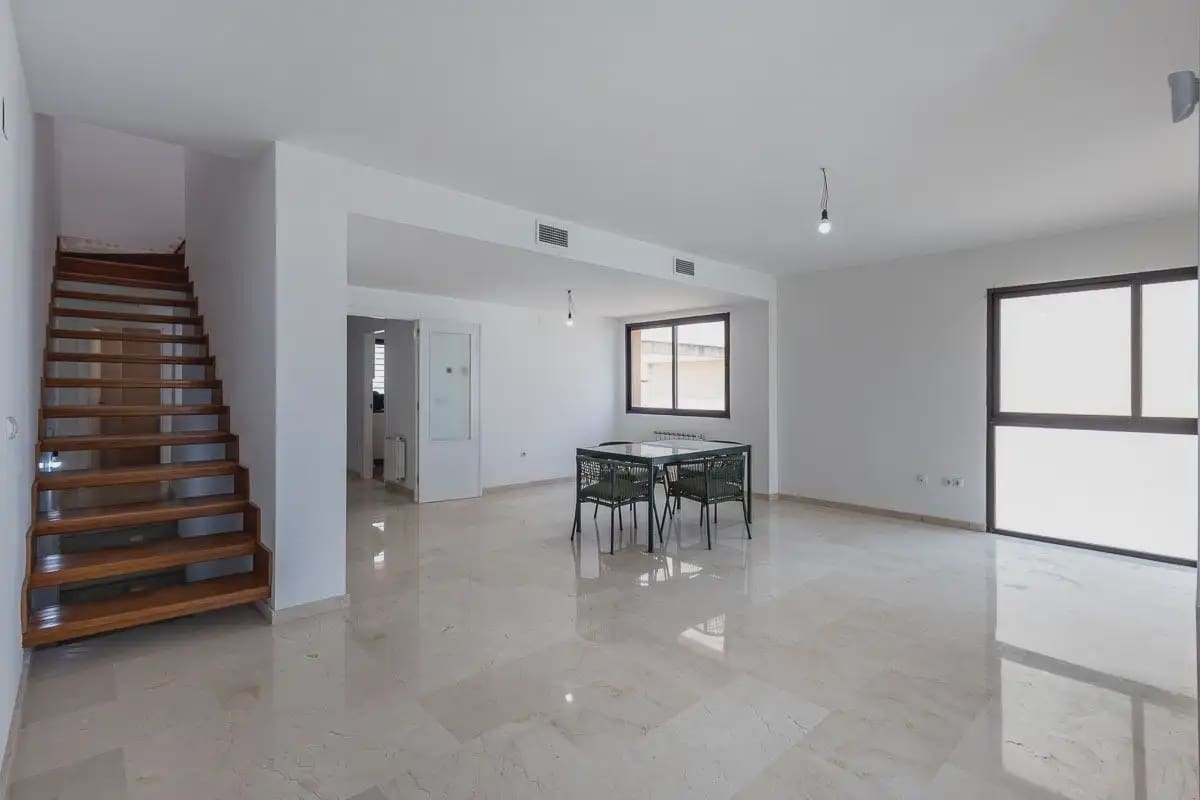 3 sovrum Radhus till salu i Albolote med pool garage - 380 000 € (Ref: 9872857)
