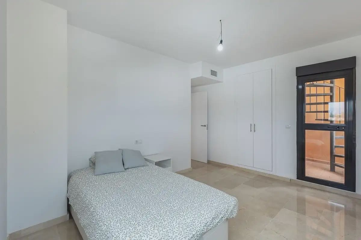 3 sovrum Radhus till salu i Albolote med pool garage - 380 000 € (Ref: 9872857)