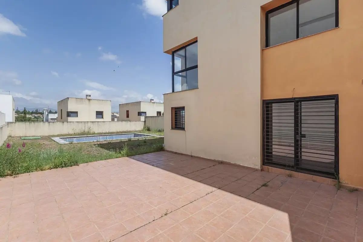 3 sovrum Radhus till salu i Albolote med pool garage - 380 000 € (Ref: 9872857)