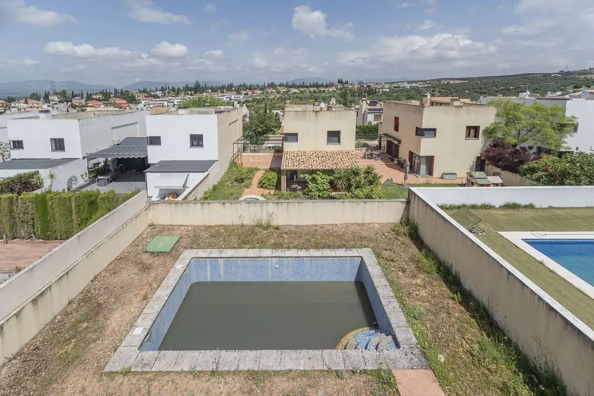 3 sovrum Radhus till salu i Albolote med pool garage - 380 000 € (Ref: 9872857)