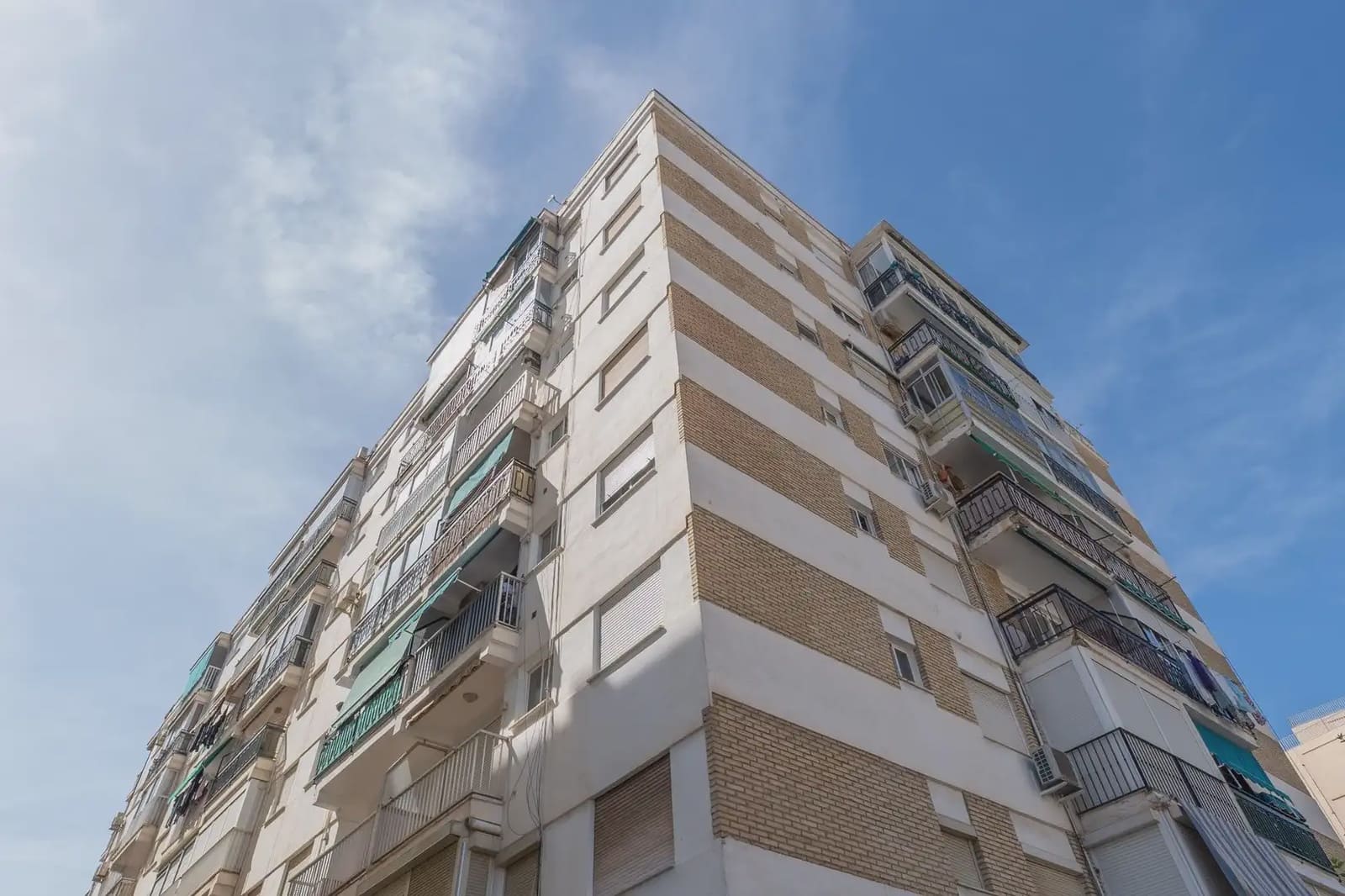 3 bedroom Flat for sale in Velez-Malaga - € 240,000 (Ref: 9873993)
