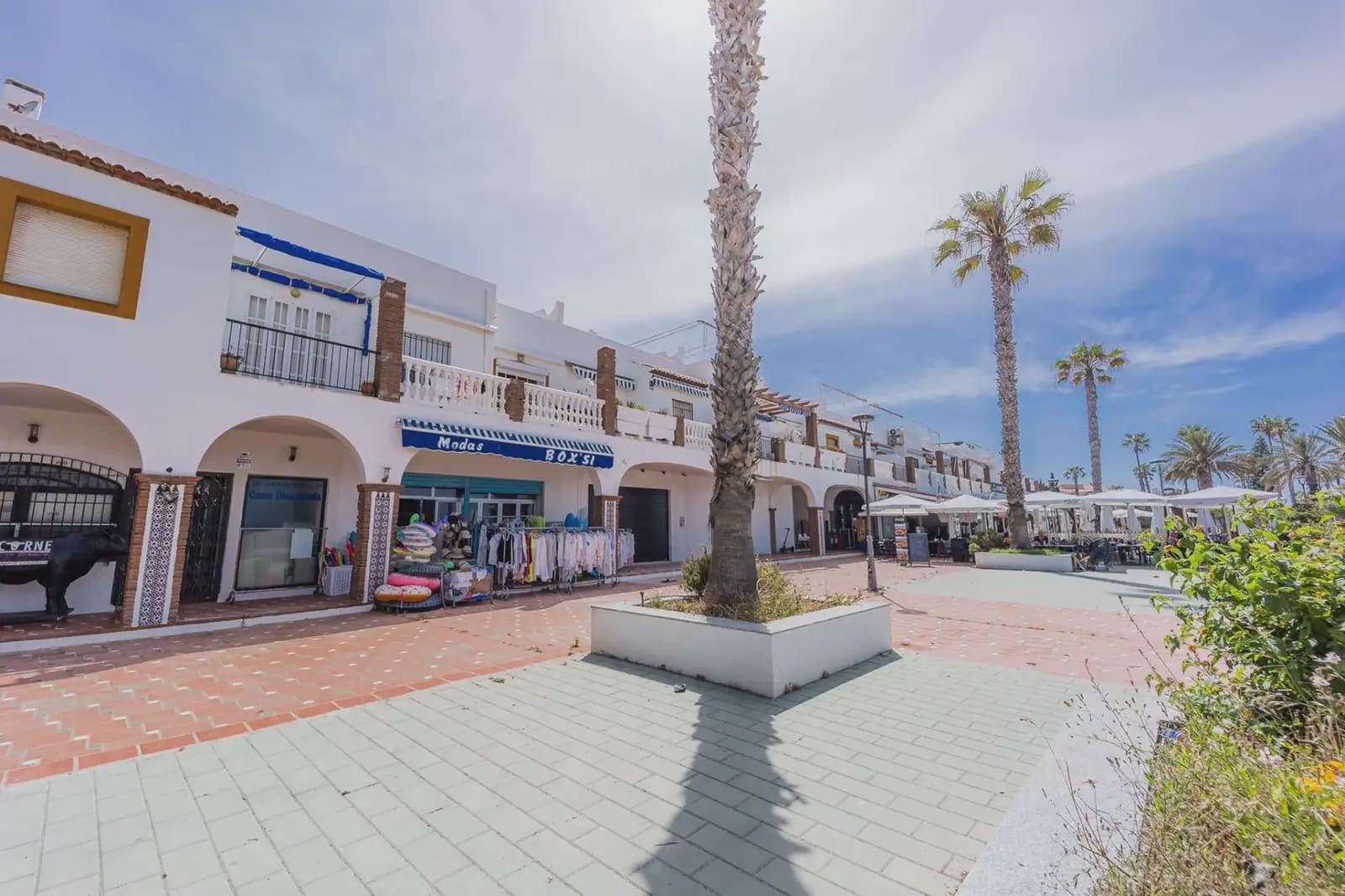Commercial for sale in Salobrena - € 258,000 (Ref: 9875308)