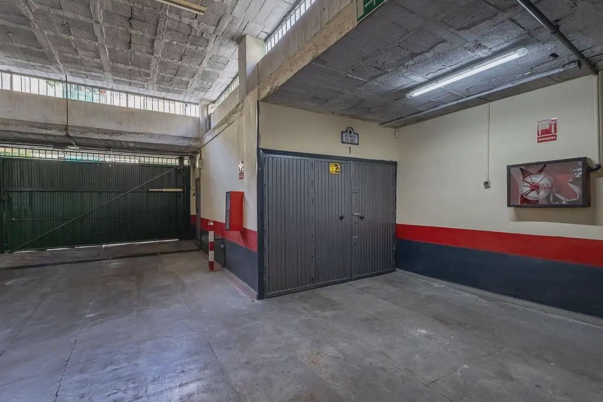 3 chambre Appartement à vendre à Grenade ville avec garage - 115 000 € (Ref: 9875565)