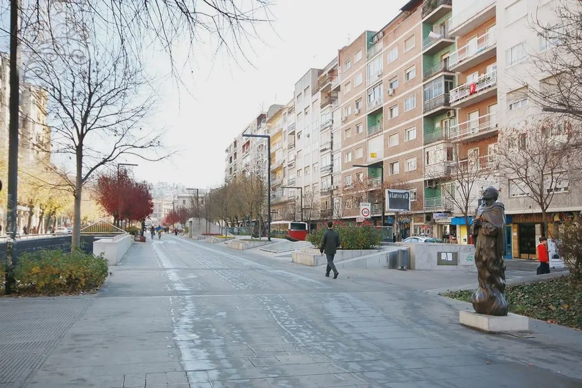 Piso de 4 habitaciones en Granada ciudad en venta - 360.000 € (Ref: 9875567)