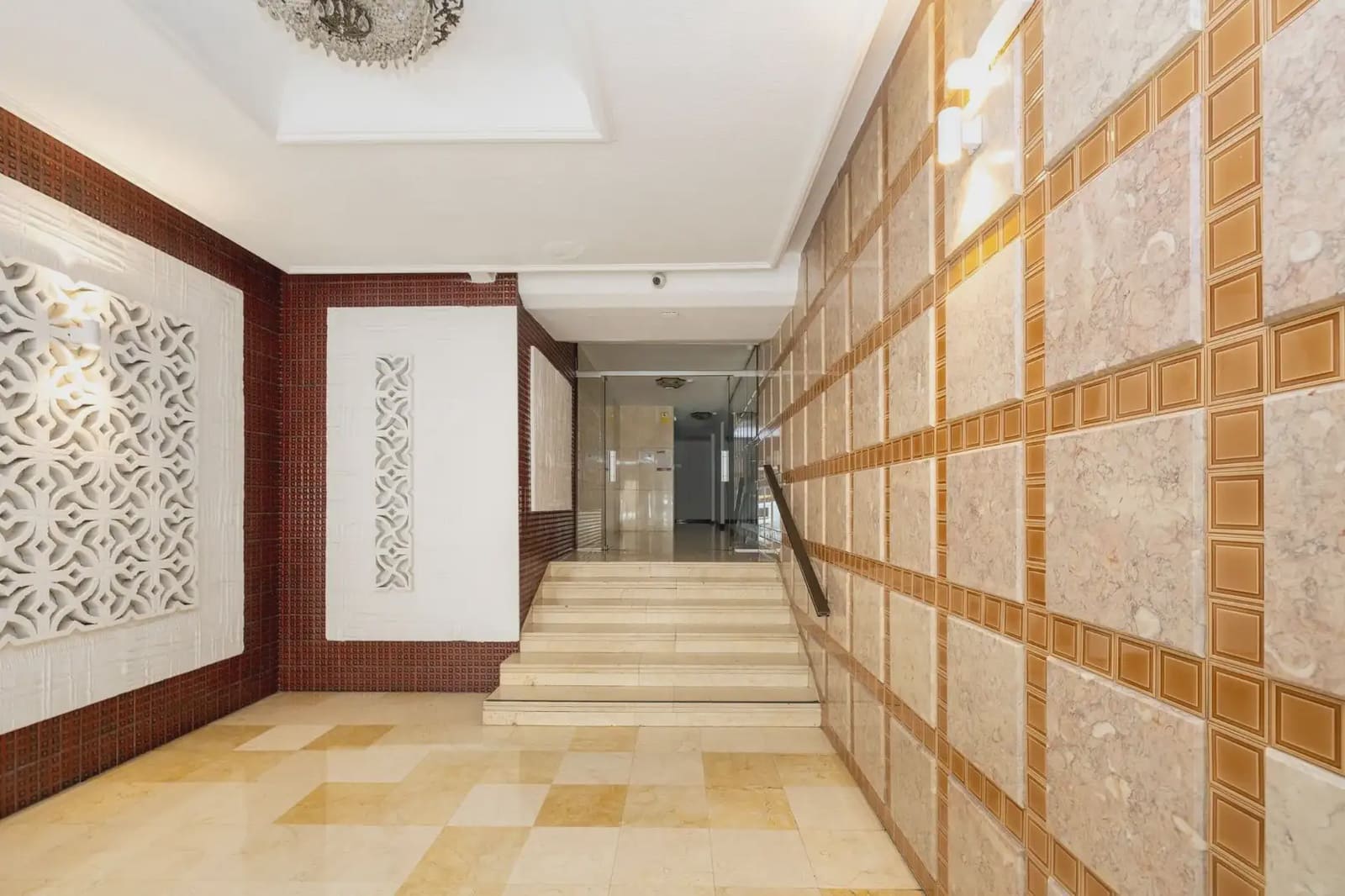 Piso de 4 habitaciones en Granada ciudad en venta - 360.000 € (Ref: 9875567)
