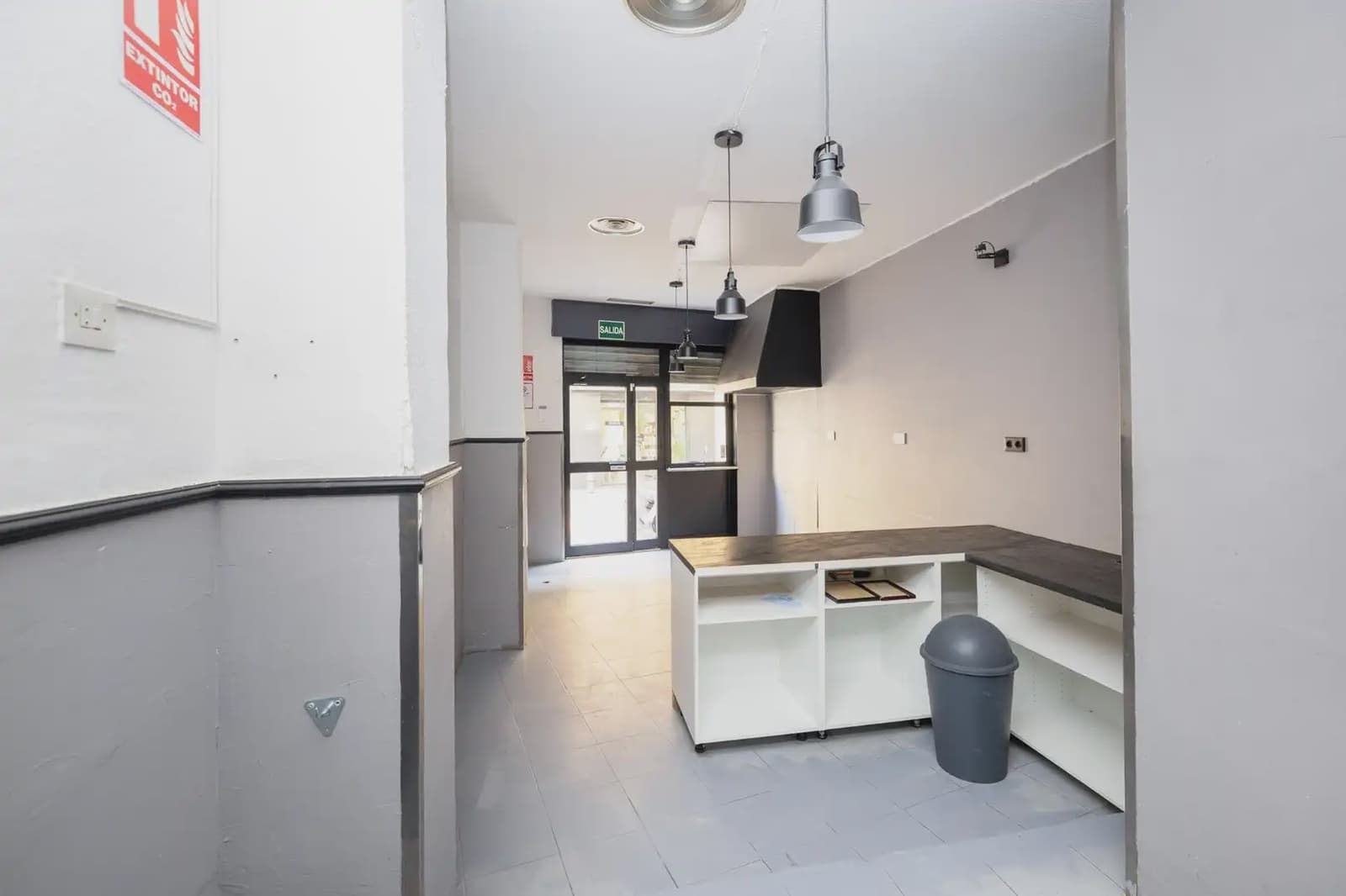 Kommersiell till salu i Granada stad - 60 000 € (Ref: 9877226)