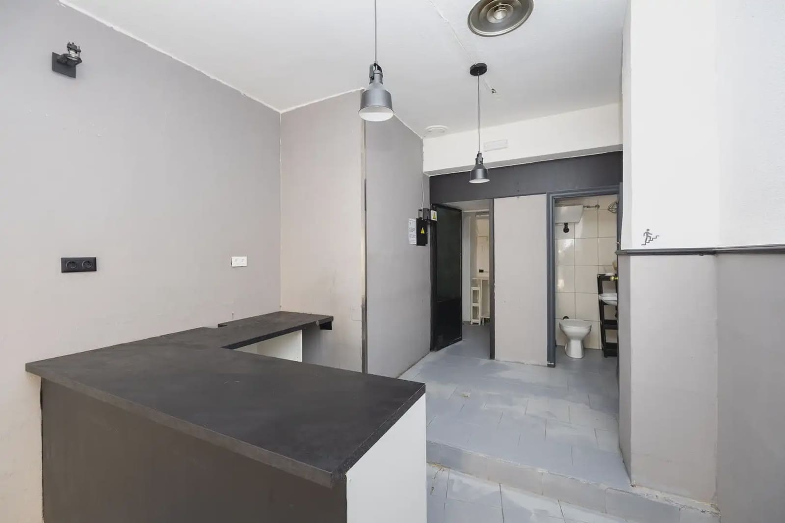 Kommersiell till salu i Granada stad - 60 000 € (Ref: 9877226)