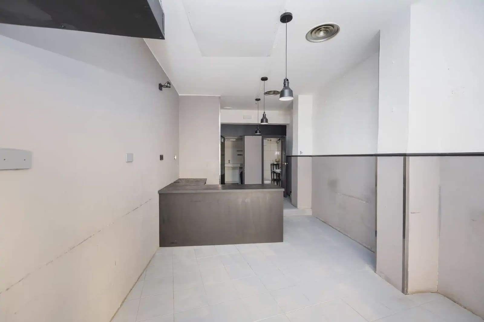 Kommersiell till salu i Granada stad - 60 000 € (Ref: 9877226)