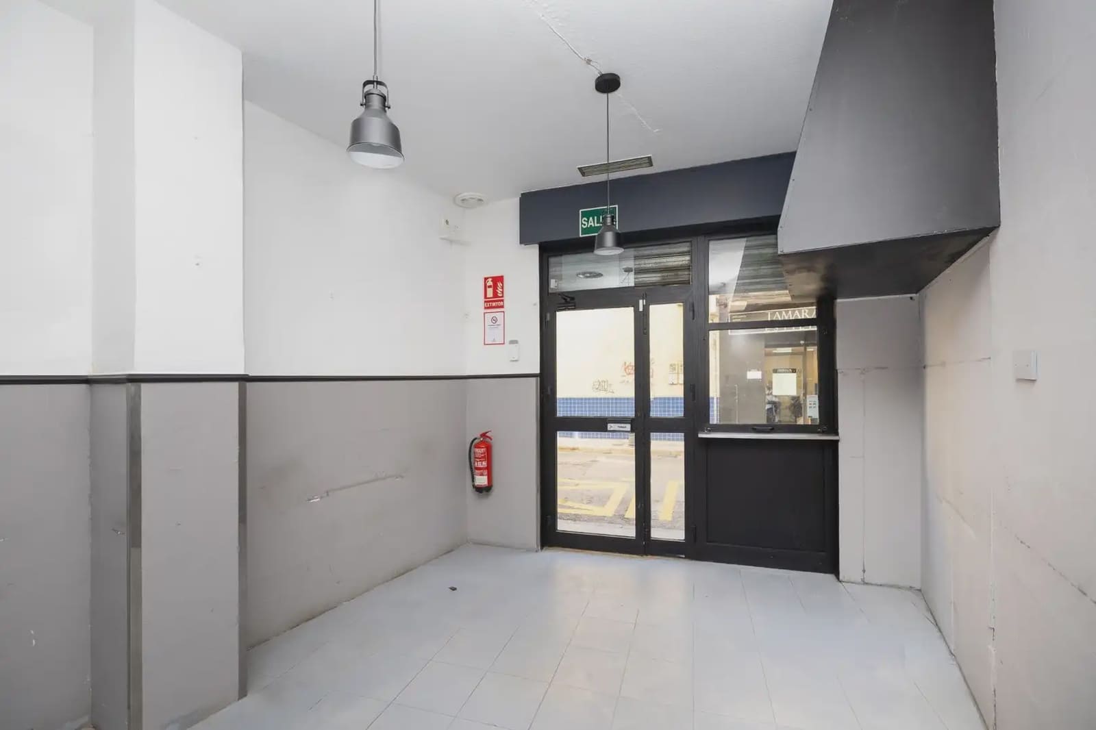 Kommersiell till salu i Granada stad - 60 000 € (Ref: 9877226)