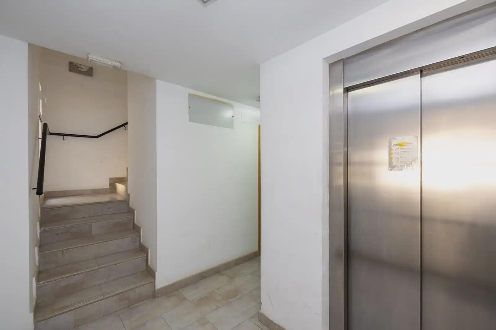 2 slaapkamer Flat te koop in Las Gabias met garage - € 139.500 (Ref: 9877544)