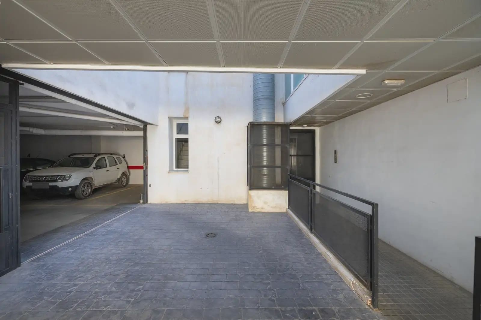 2 slaapkamer Flat te koop in Las Gabias met garage - € 139.500 (Ref: 9877544)