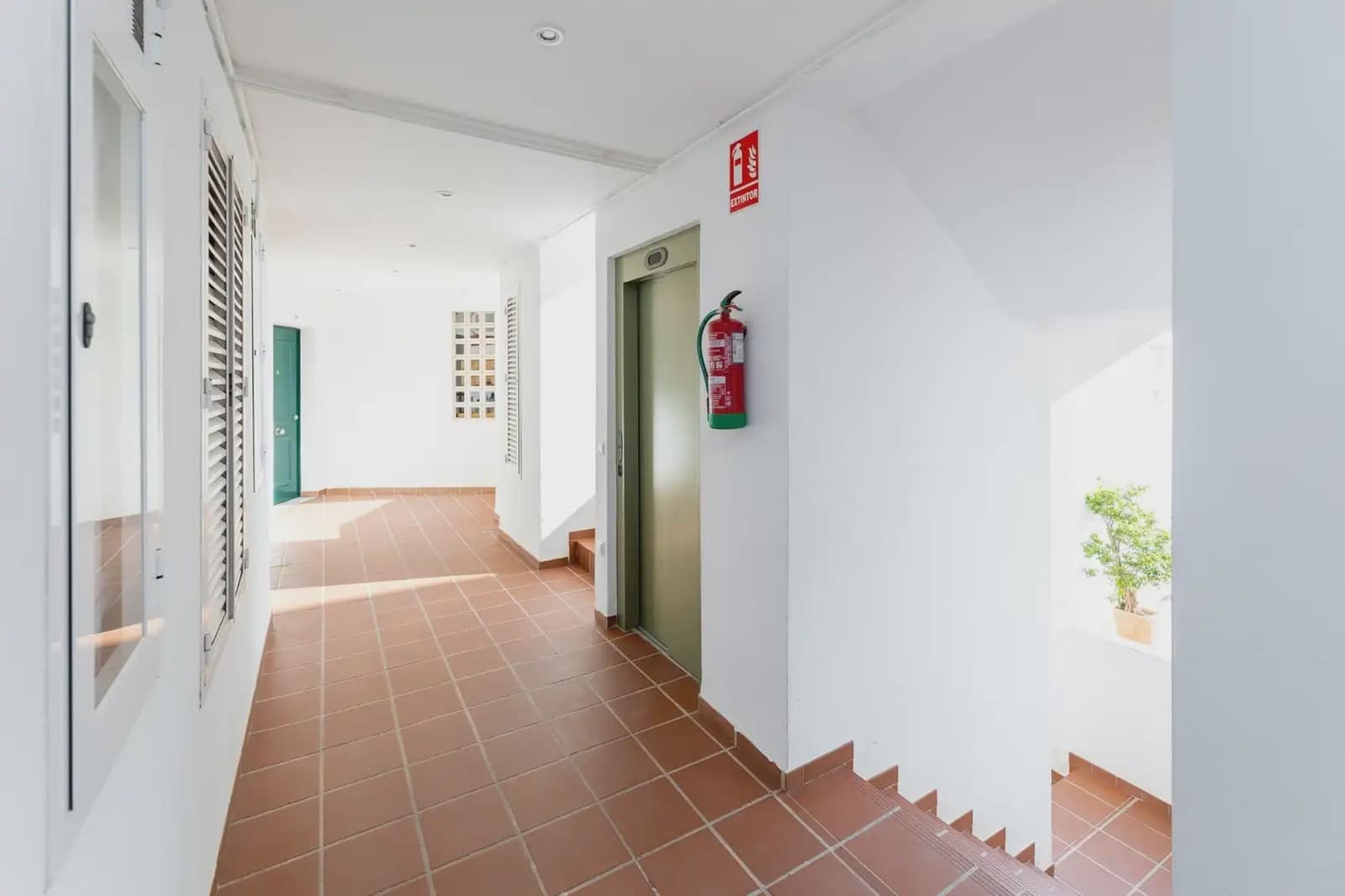 2 slaapkamer Flat te koop in Motril met garage - € 280.000 (Ref: 9877545)