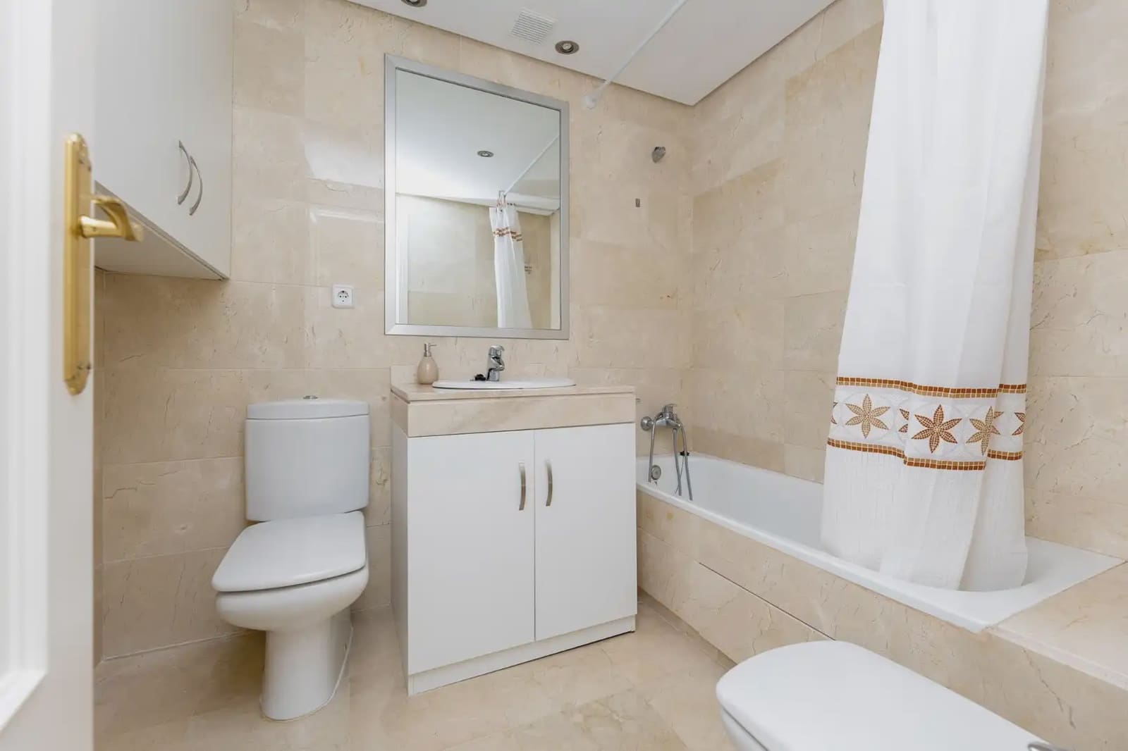 2 slaapkamer Flat te koop in Motril met garage - € 280.000 (Ref: 9877545)