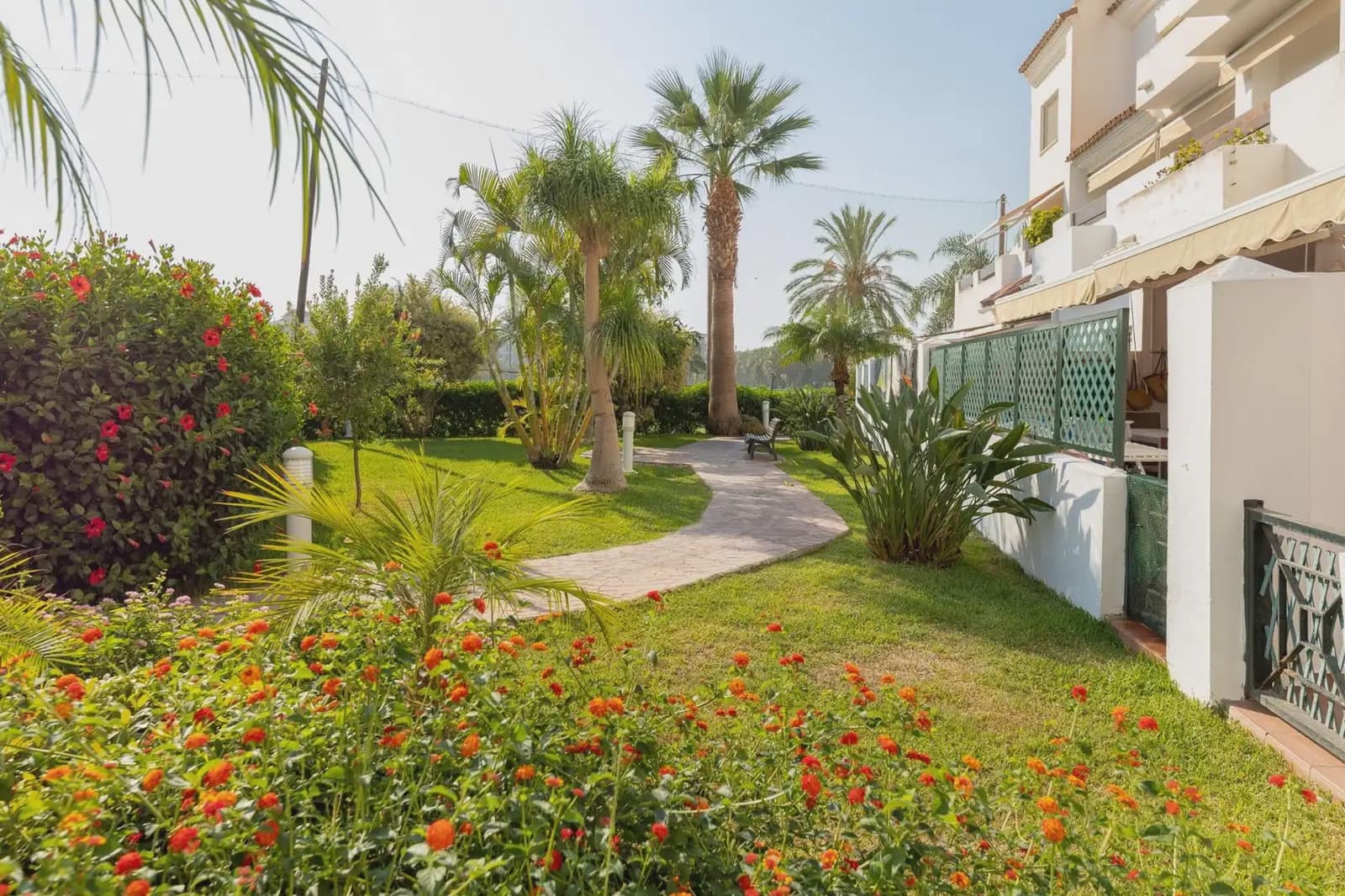 2 slaapkamer Flat te koop in Motril met garage - € 280.000 (Ref: 9877545)
